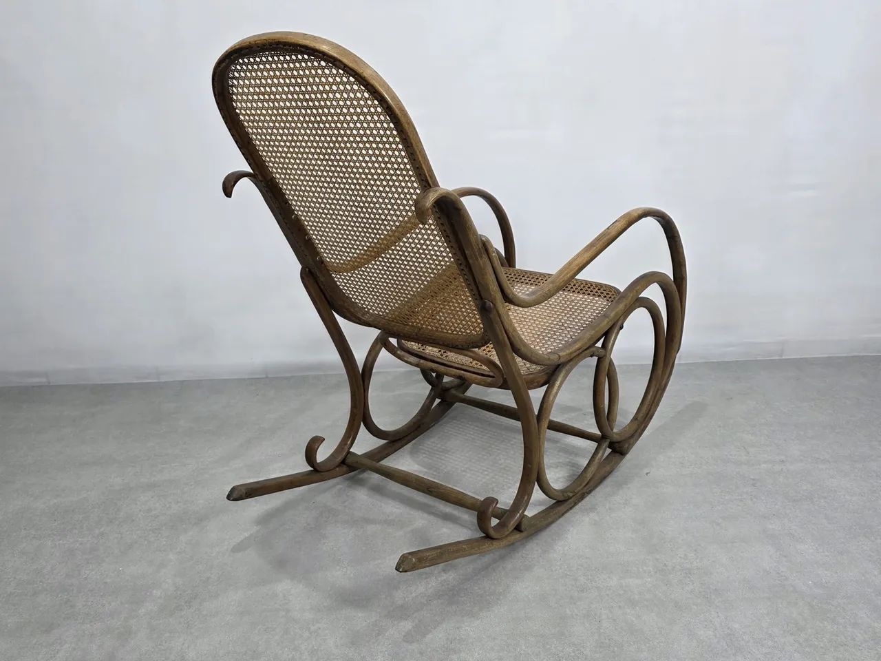 Cadeira de balanço Michael thonet  - Foto 2
