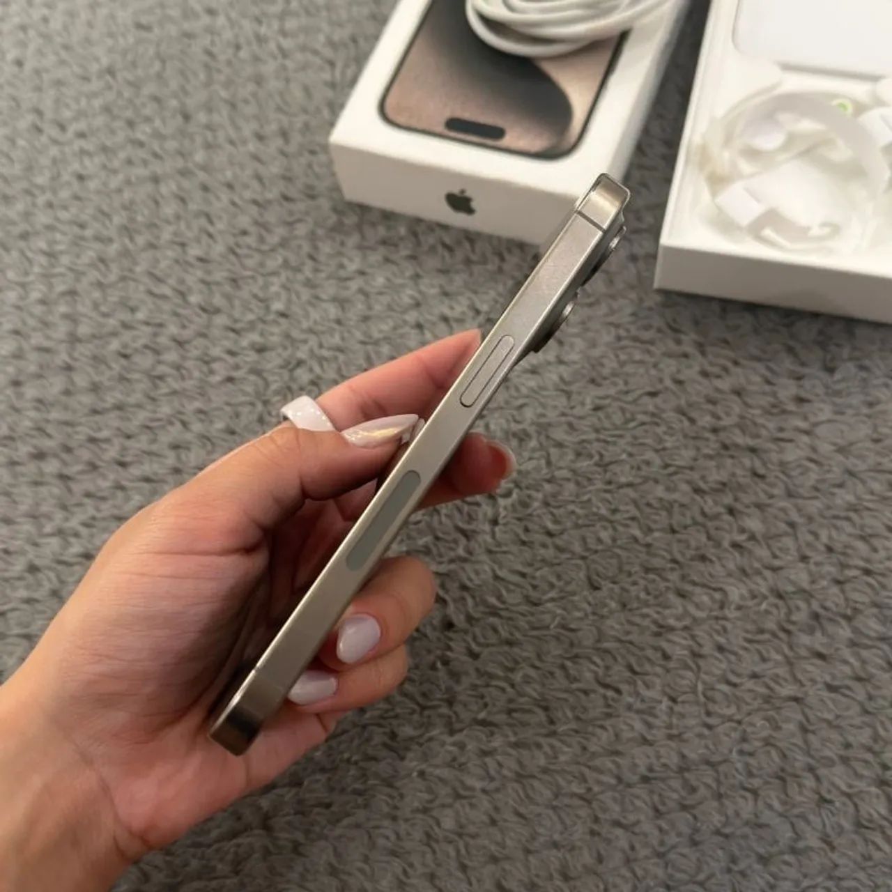 iPhone 15 pro titânio natural impecável com caixa - Foto 2