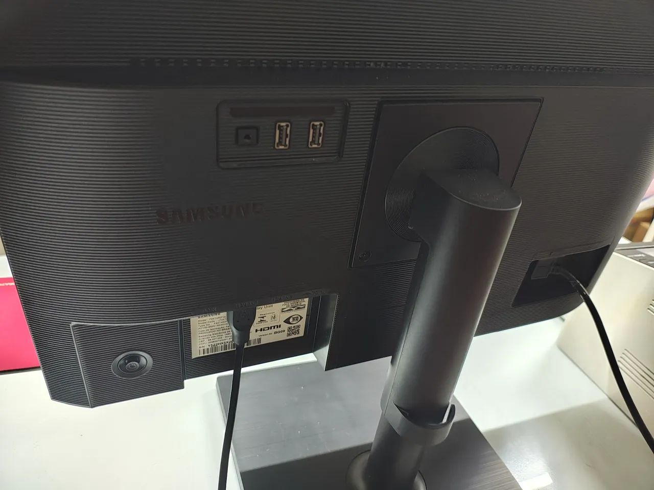 Monitor Samsung T450 - Foto 3