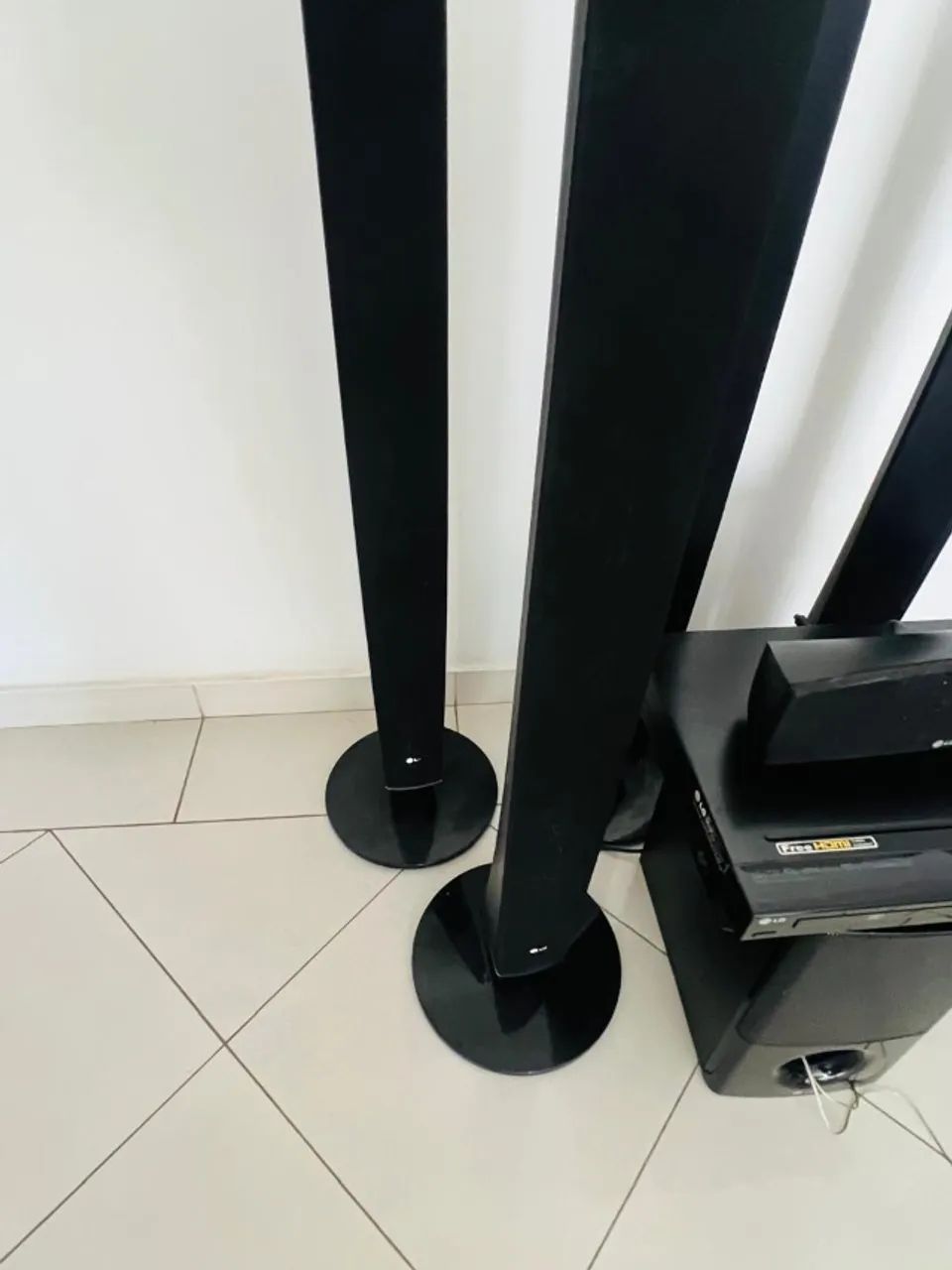 Home theater LG HW55TH wireless DVD karaoke. Kit completo de auto falantes, com cabo óptic - Foto 5