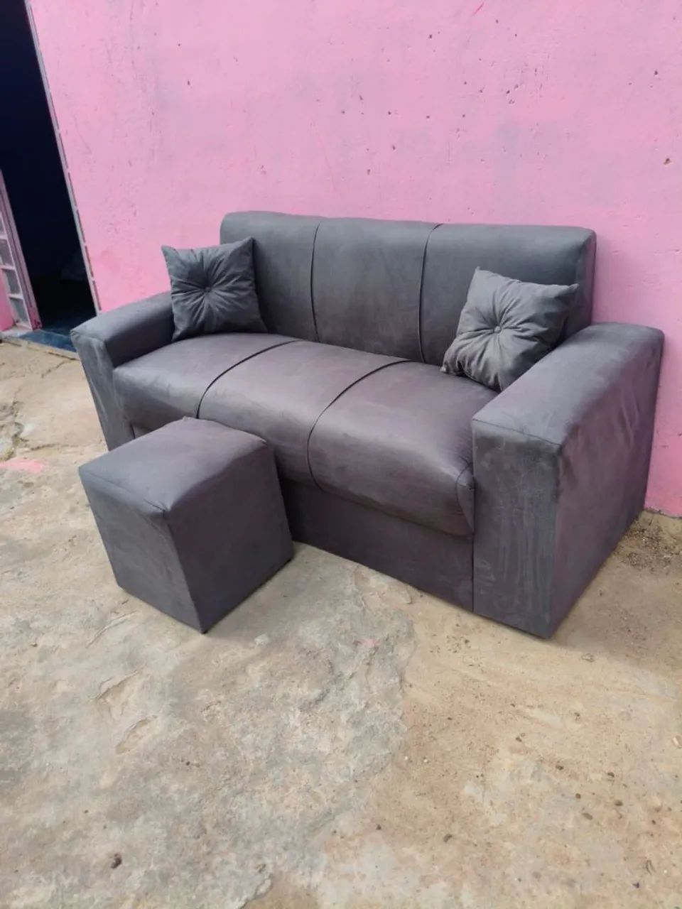 Sofás De tres lugares NOVO a pronta entrega mais informaçao. *29