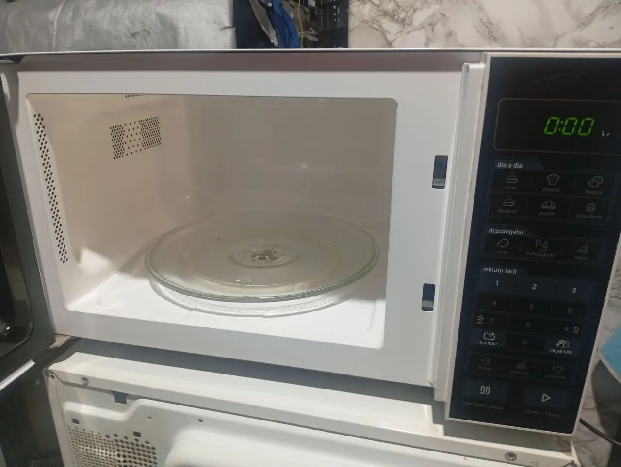 Microondas mideia 25 litros funcionando perfeitamente 