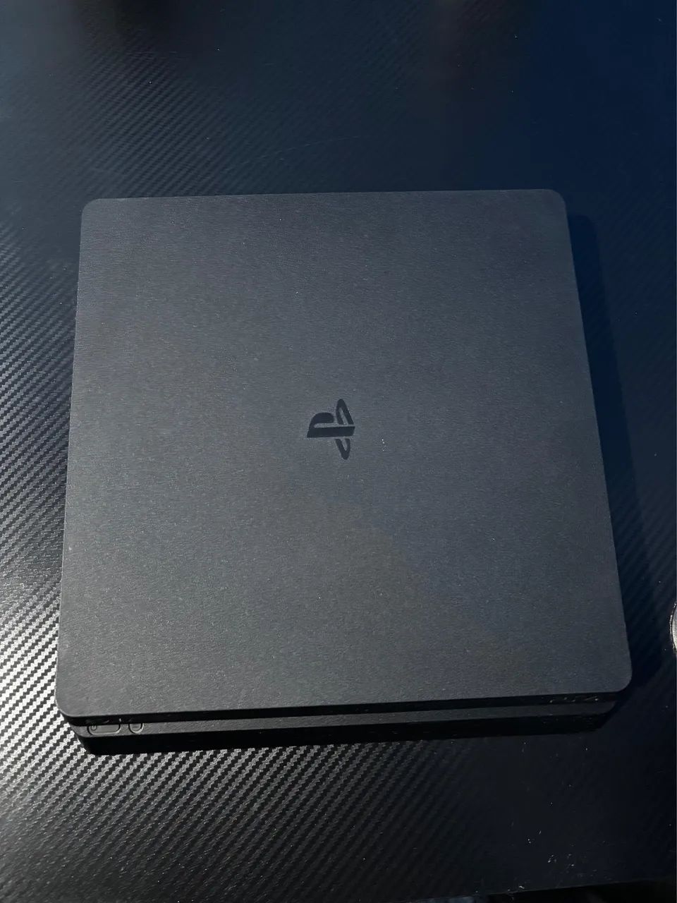 PS4 SLIM 1 TERA - 2 CONTROLES E 5 JOGOS  - Foto 2