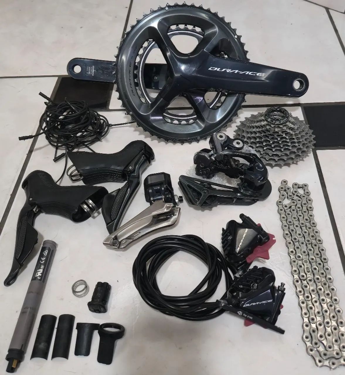 Grupo dura ace eletrônico de 11 velocidade. 