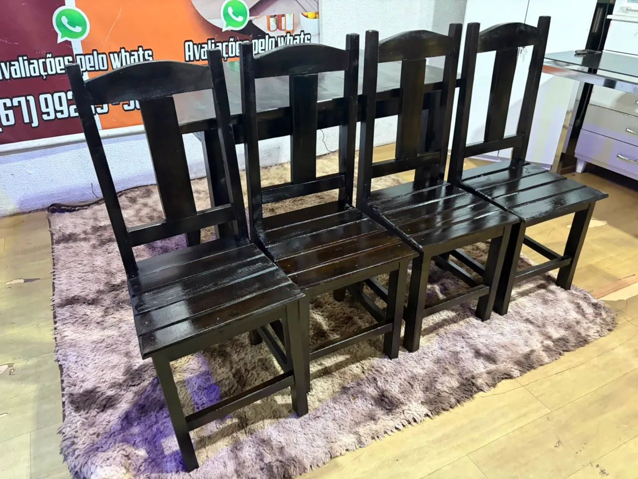 Jogos de mesa de madeiras 4 lugares (entrego)