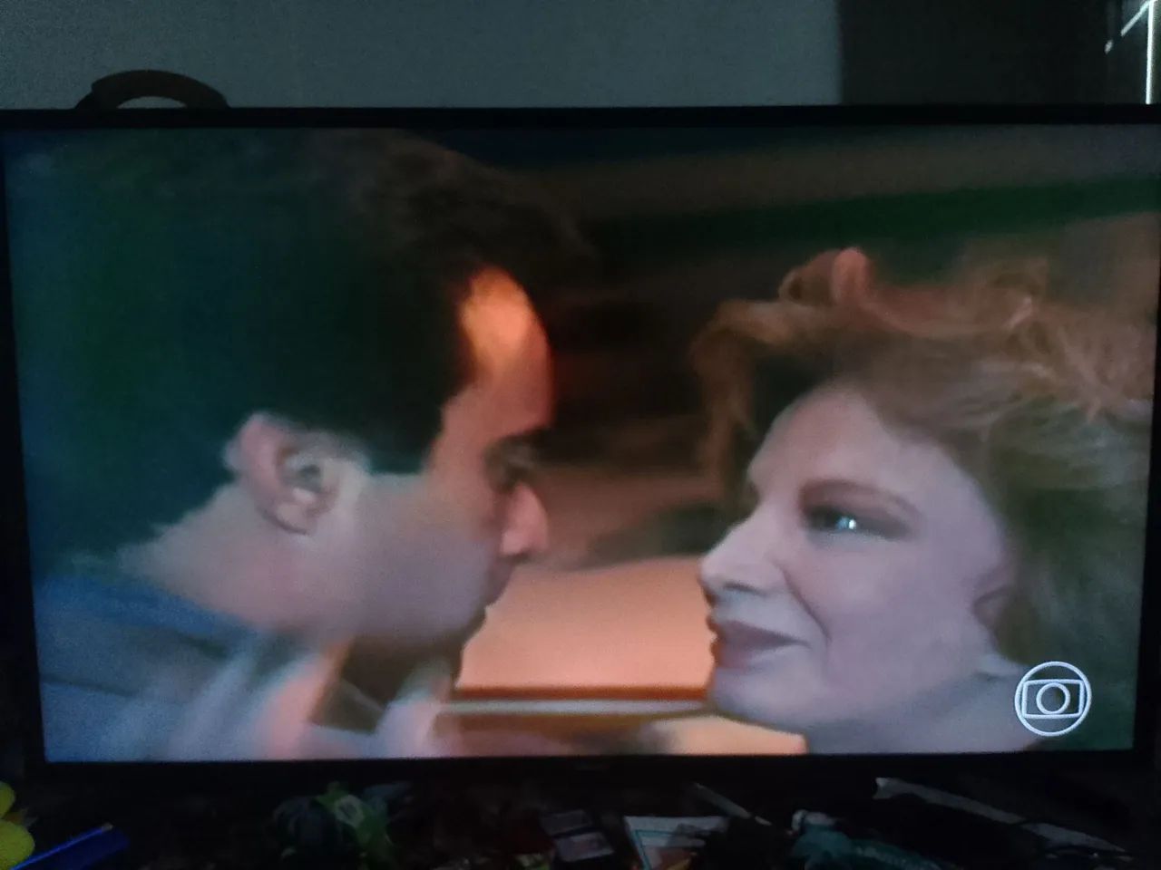 Vendo uma tv Samsung smart 43 polegadas  - Foto 3