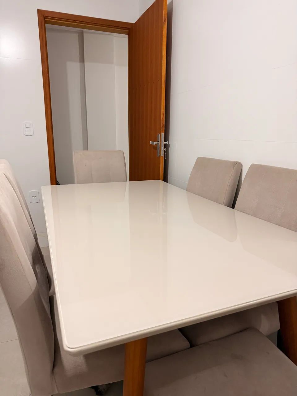 Mesa de jantar de 1,60 (com 6 cadeiras) - Foto 4