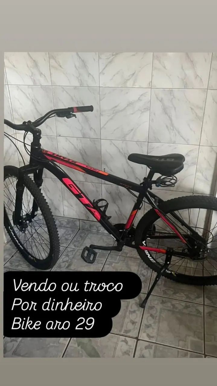 Vendo bike aro 29 bem conservada com documentação comprada em dezembro 