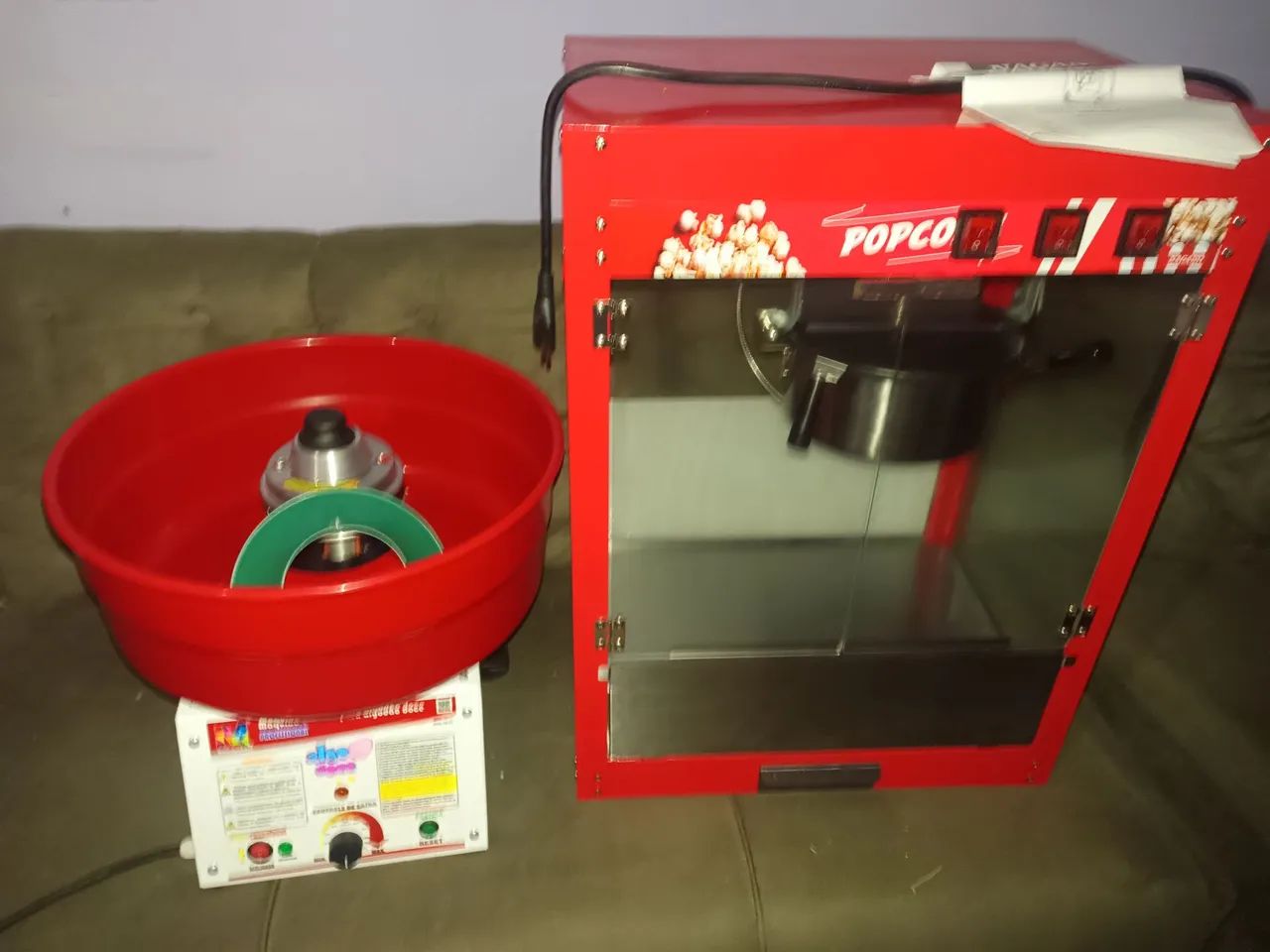máquina de pipoca e algodão doce  2mil as duas 