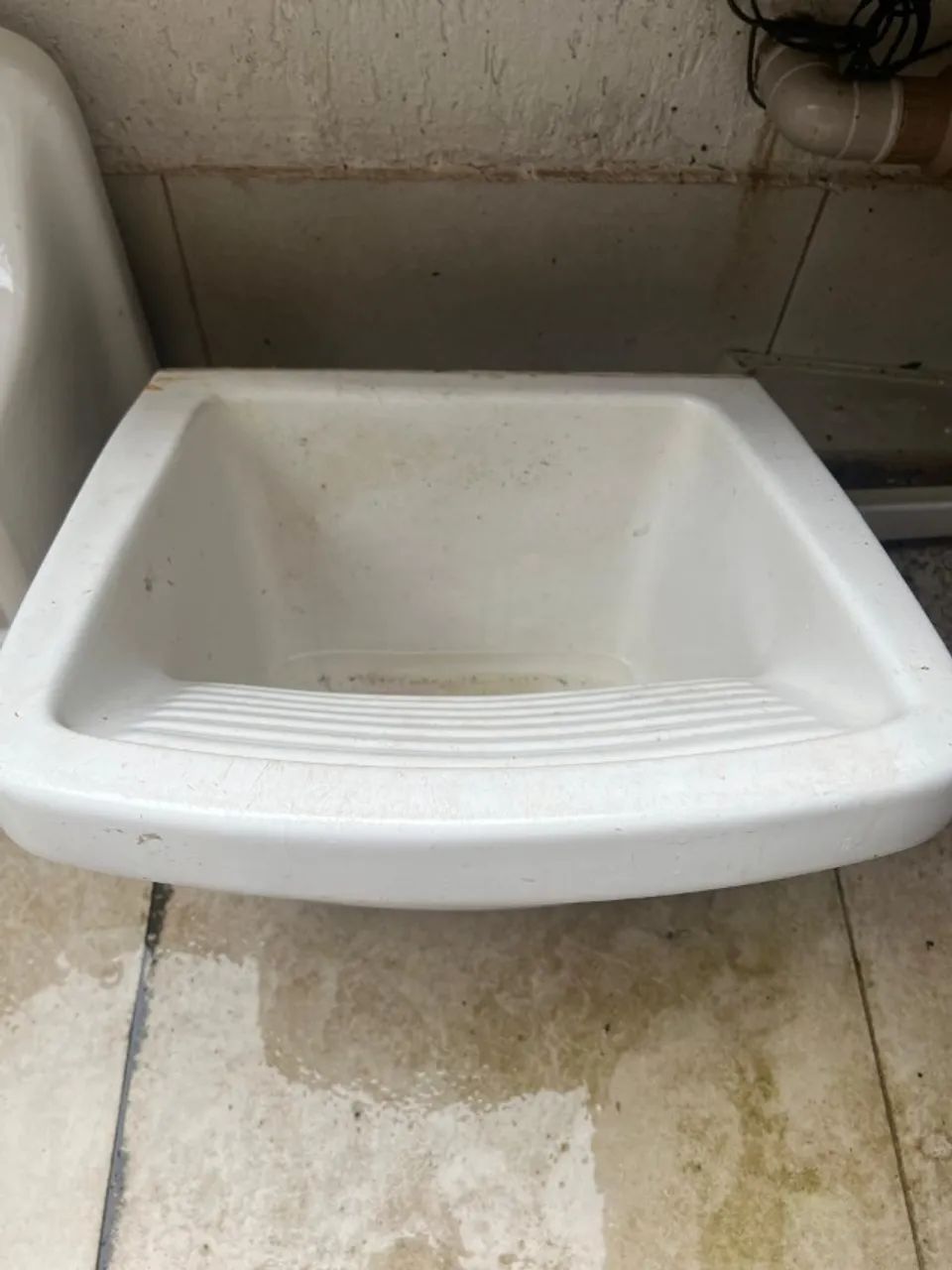 Tanque quadrado de louça