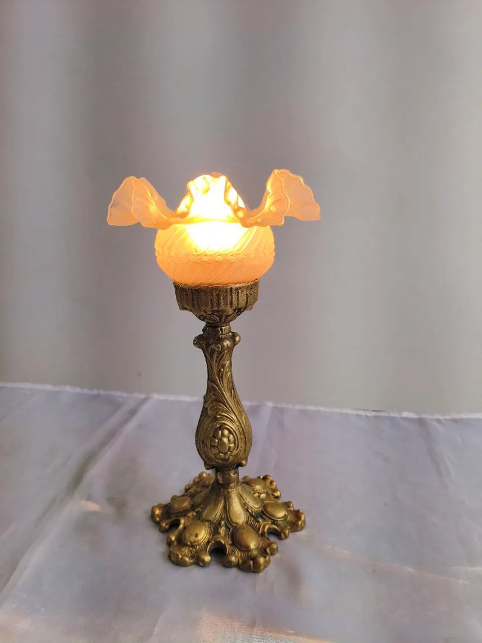 Luminária e artefato de bronze. - Foto 3