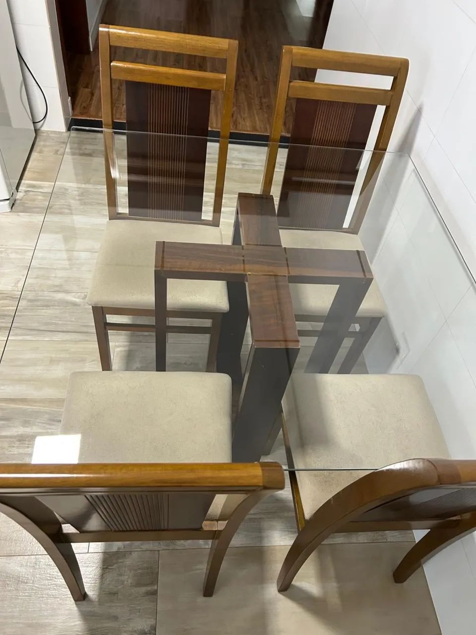 Mesa e cadeiras madeira maciça 
