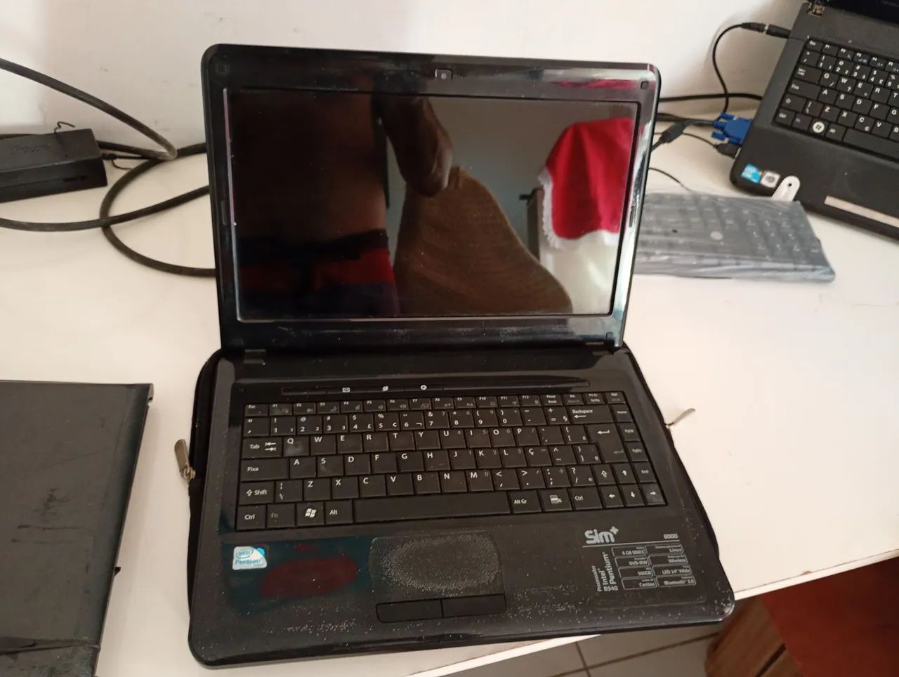 Vendo dois notebooks sim+,funcionam ,porém para retirada de peças. - Foto 5