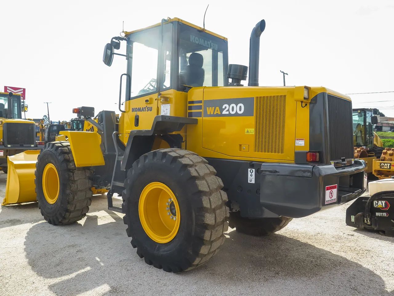 Pá carregadeira KOMATSU WA200 2019 com 10.286h de operação - Foto 3
