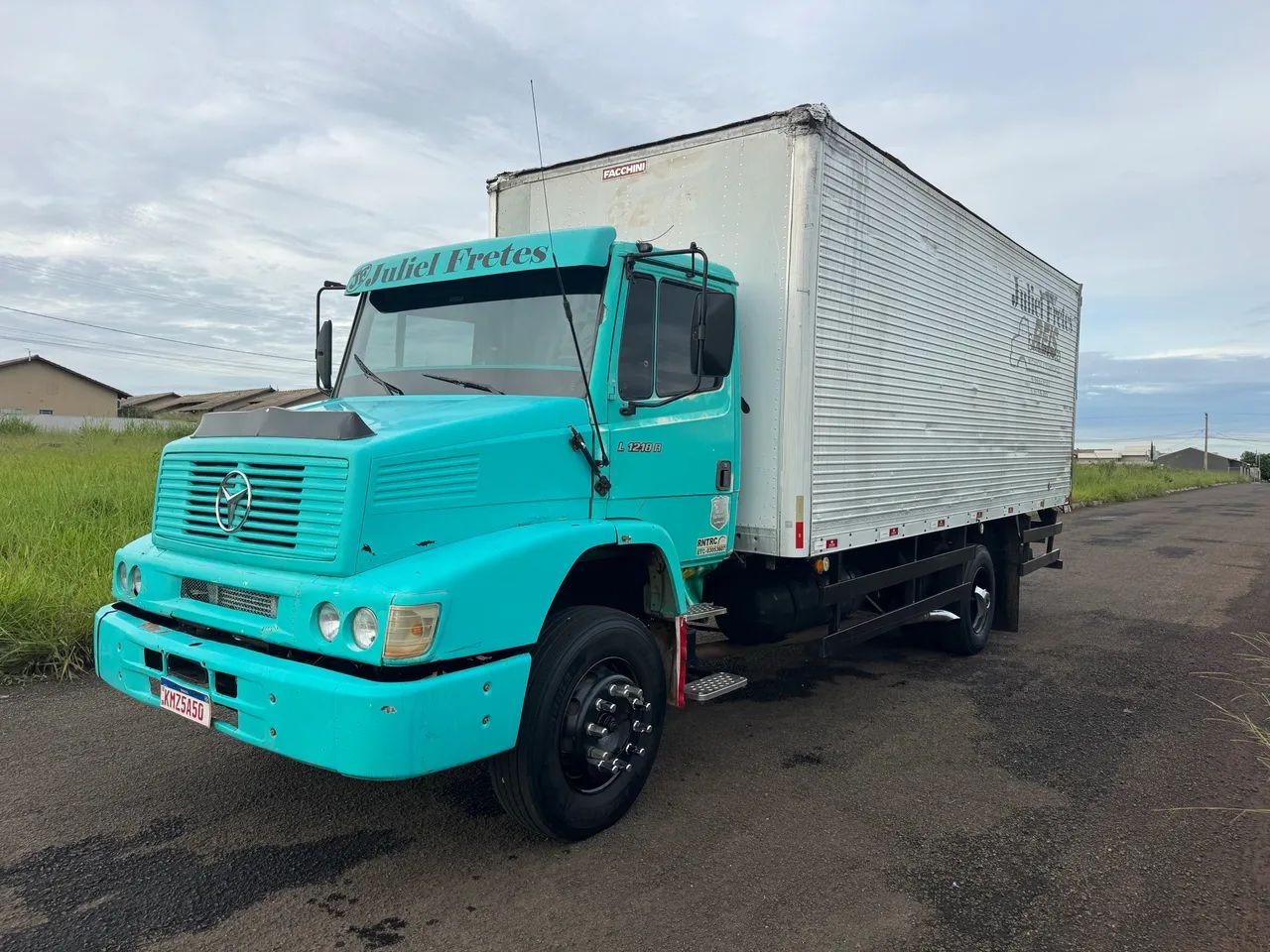 Caminhão baú toco - Foto 4