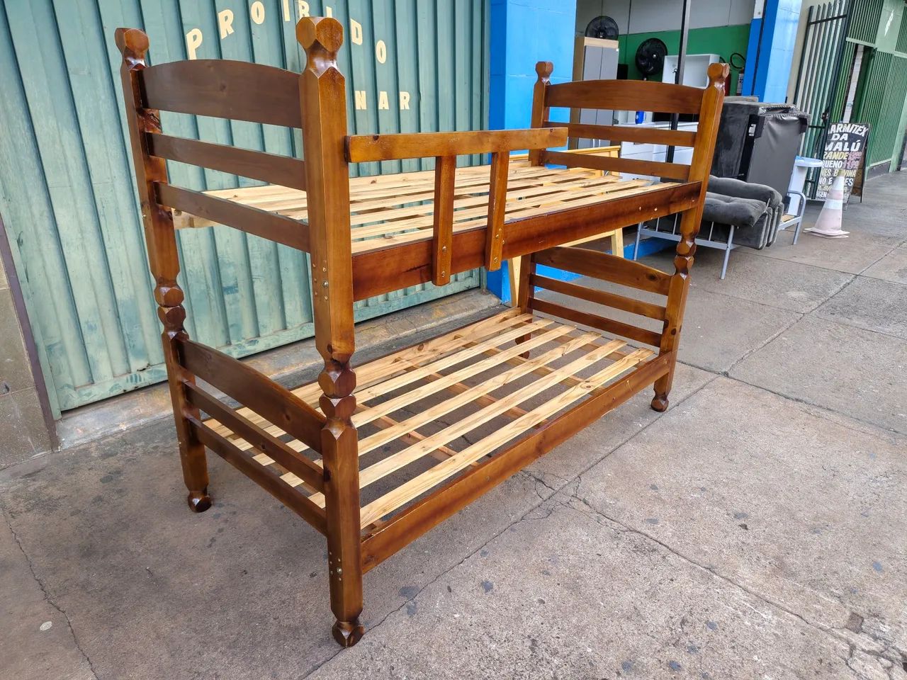 Vendo beliche madeira maciça semi nova  - Foto 4