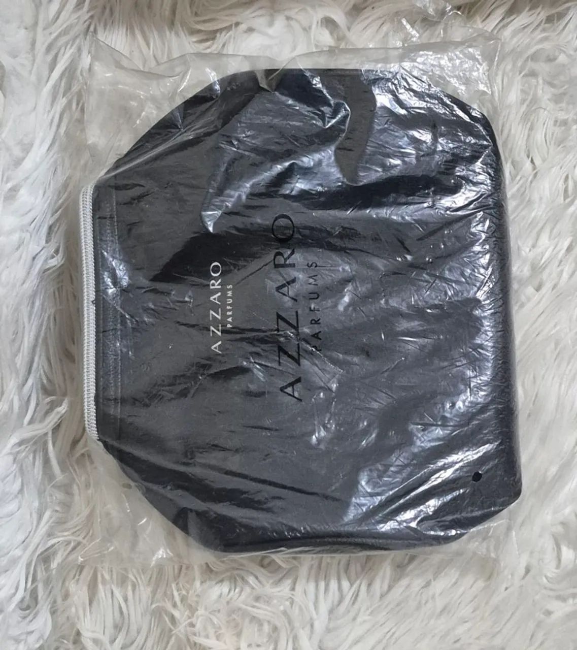 Necessaire preto Azzaro