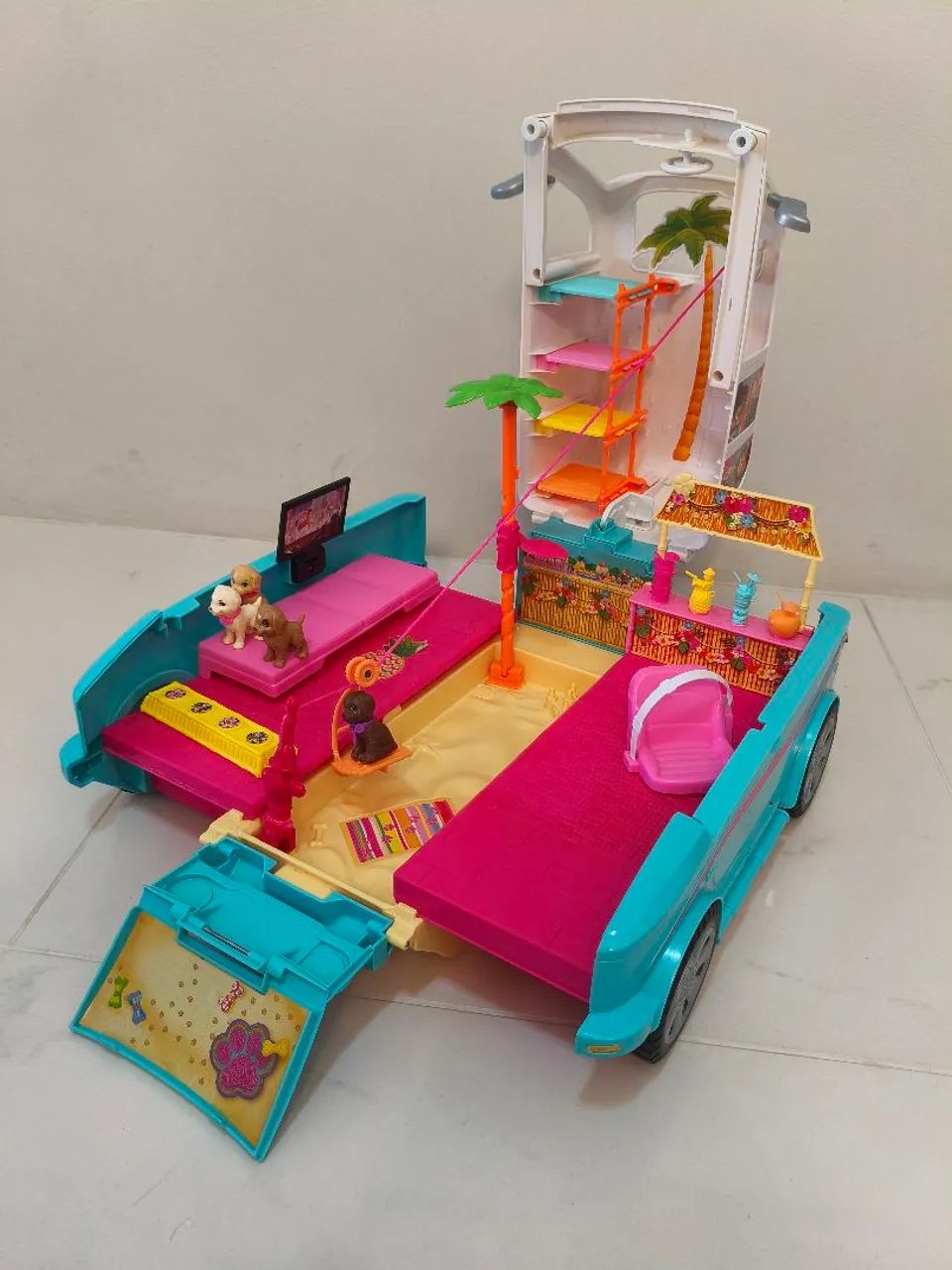 Trailer da Barbie e cachorrinhos completo - Foto 3