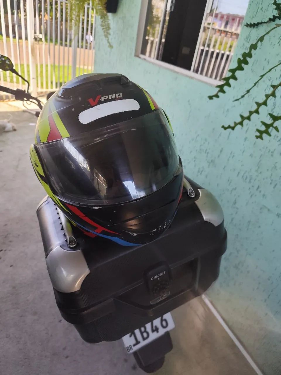Baú de moto mais capacete  - Foto 3