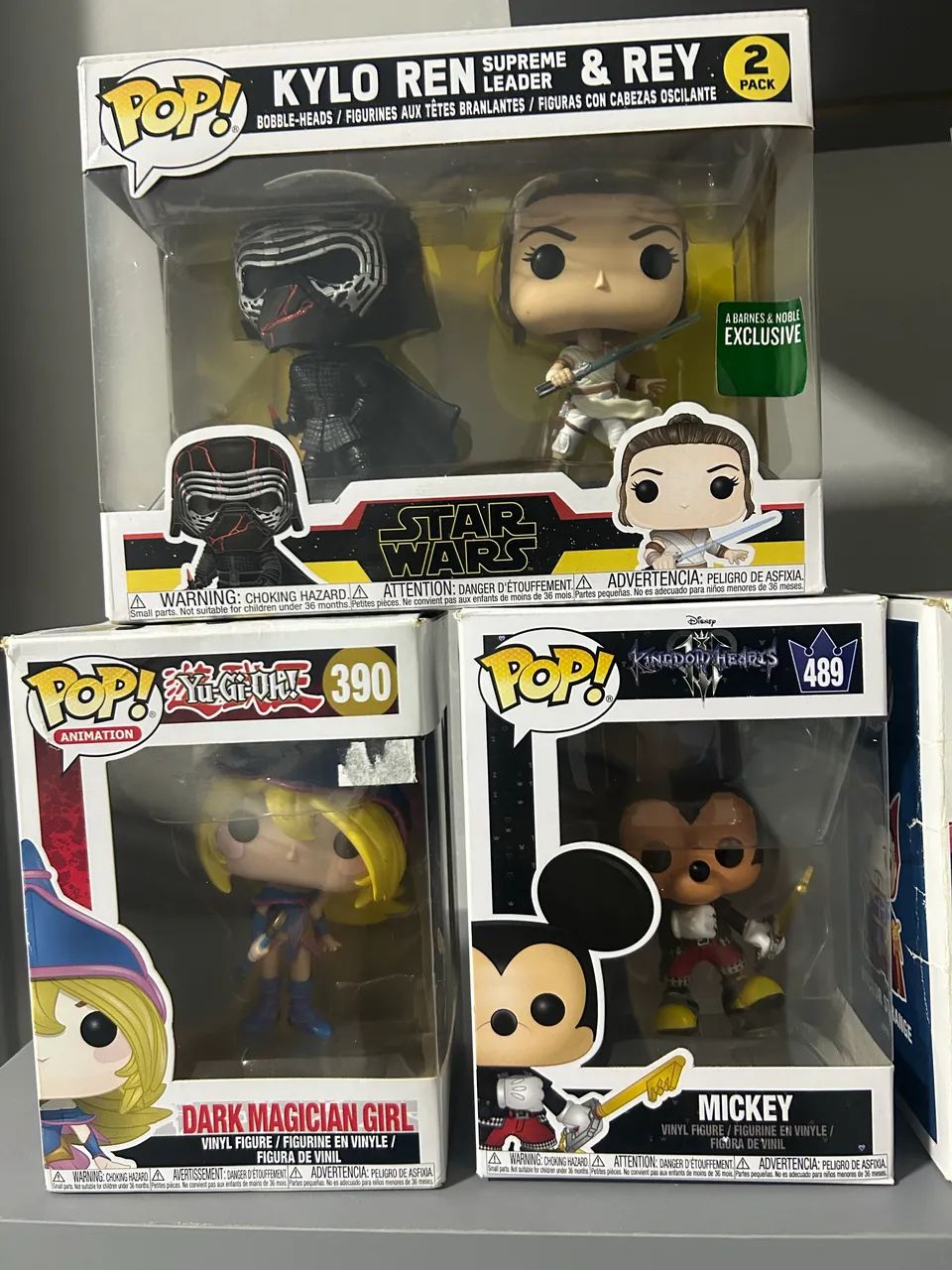 COLEÇÃO DE FUNKOS POP DE PERSONAGENS VARIADOS  - Foto 4