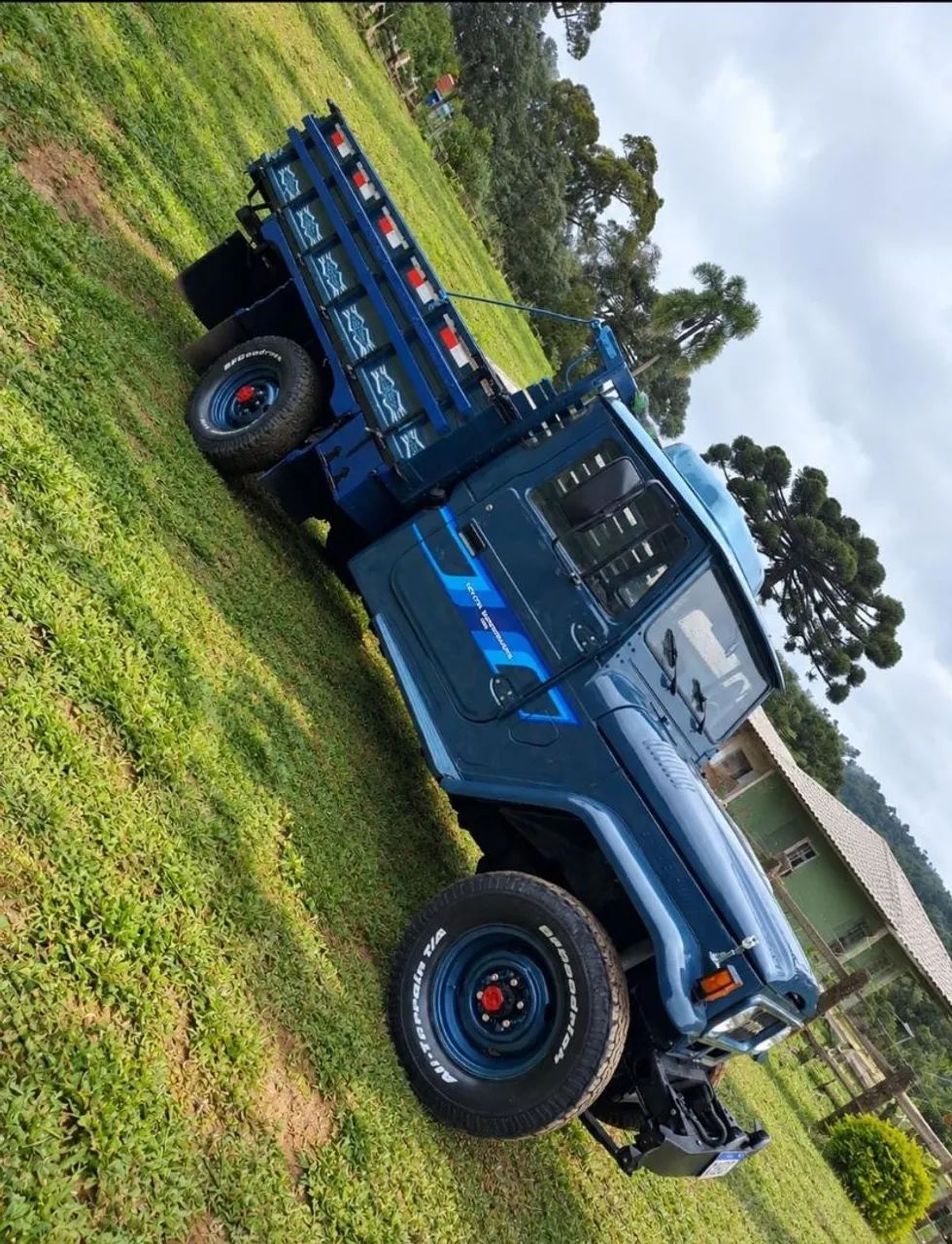Toyota Band.Picape CD 2P Chassi Longo Diesel 1987