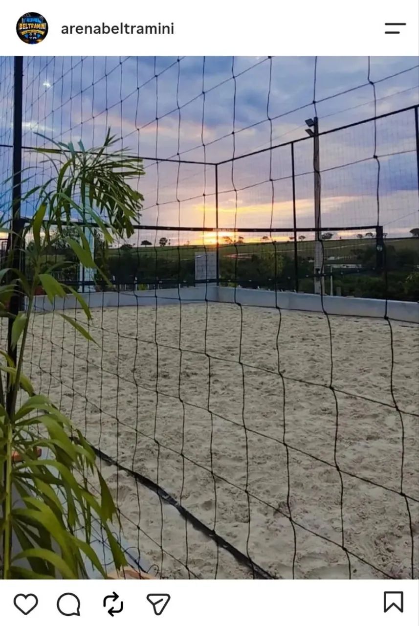 CHACARA COM QUADRA DE AREIA