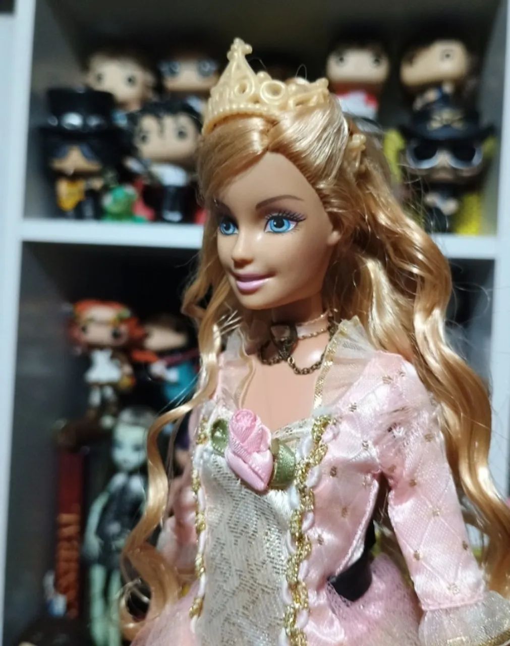 Boneca Barbie Anelliese A Princesa e a Plebéia  - Foto 5