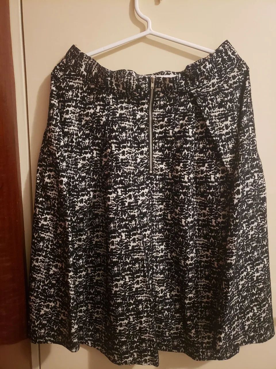 Saia h&m estampada preta e branca 38 - Foto 2