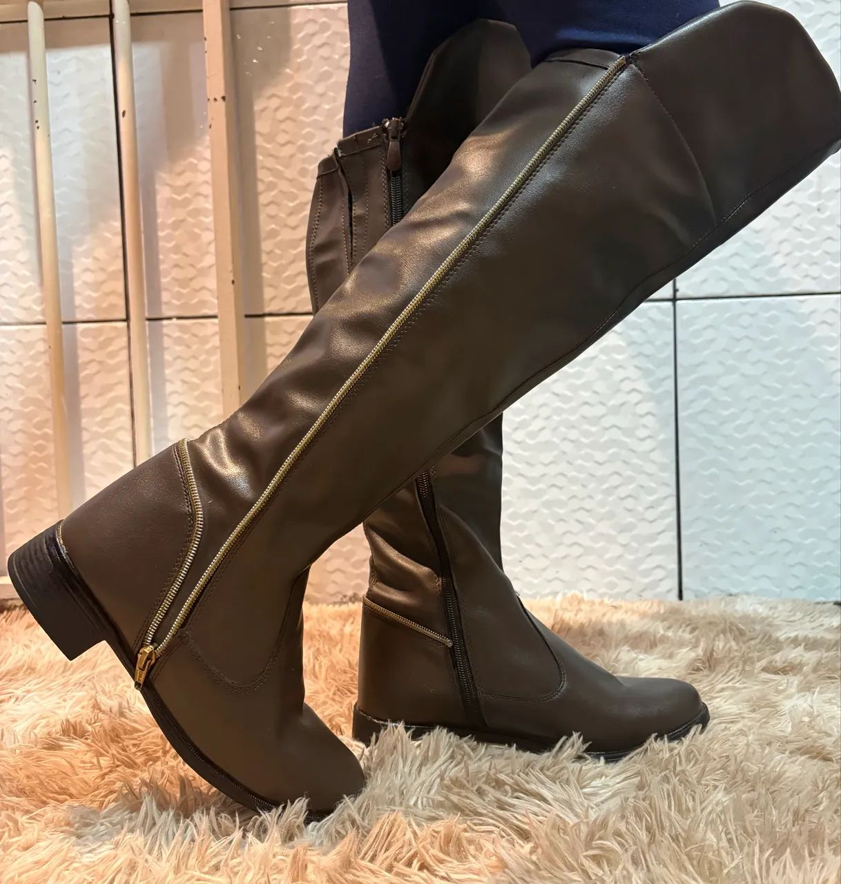 Botas  elegante e super confortável em promoção  - Foto 2