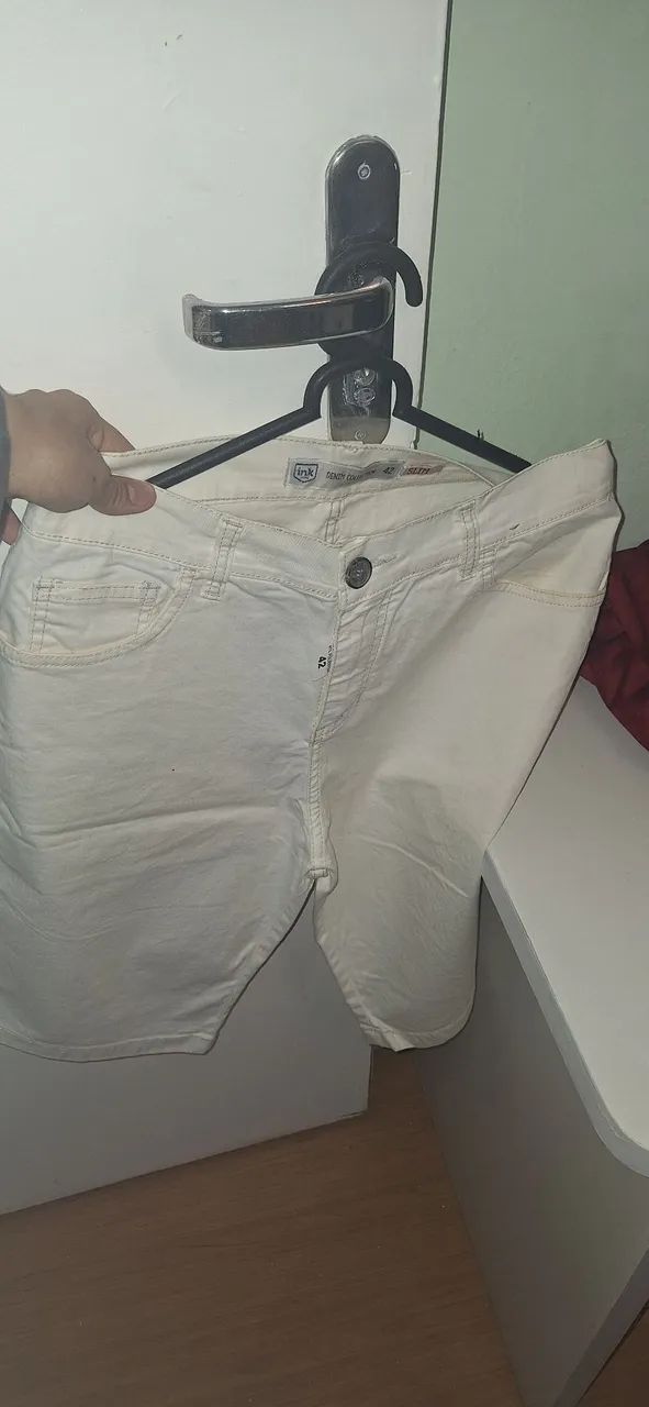 Shorts branco meio jeans