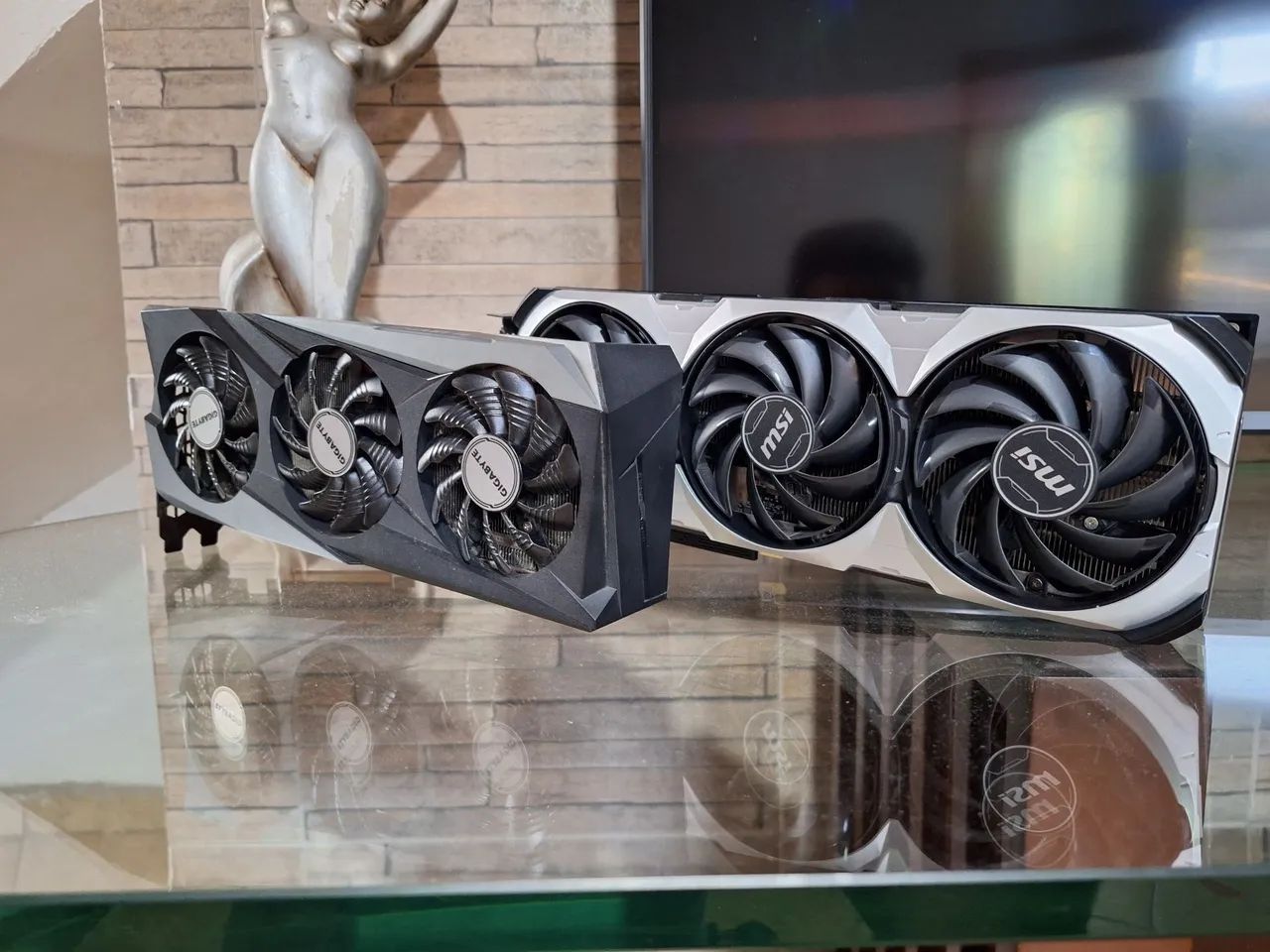 Duas Placas de Vídeo - AMD RX 6700xt e NVIDIA RTX 4060ti - Foto 2