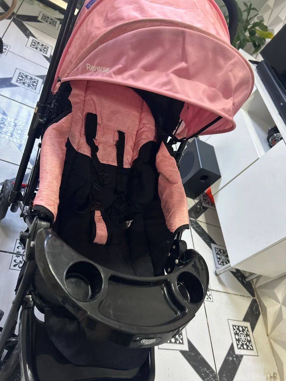 Carrinho de bebê  e bebê conforto da cosco rosa  - Foto 2