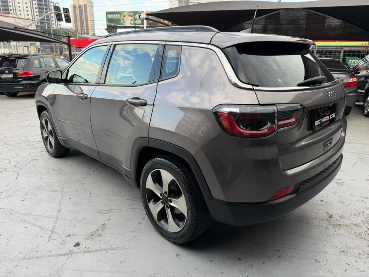 Jeep Compass Longitude 2.0 4X2 Flex 16V Aut. 2017 - Foto 4