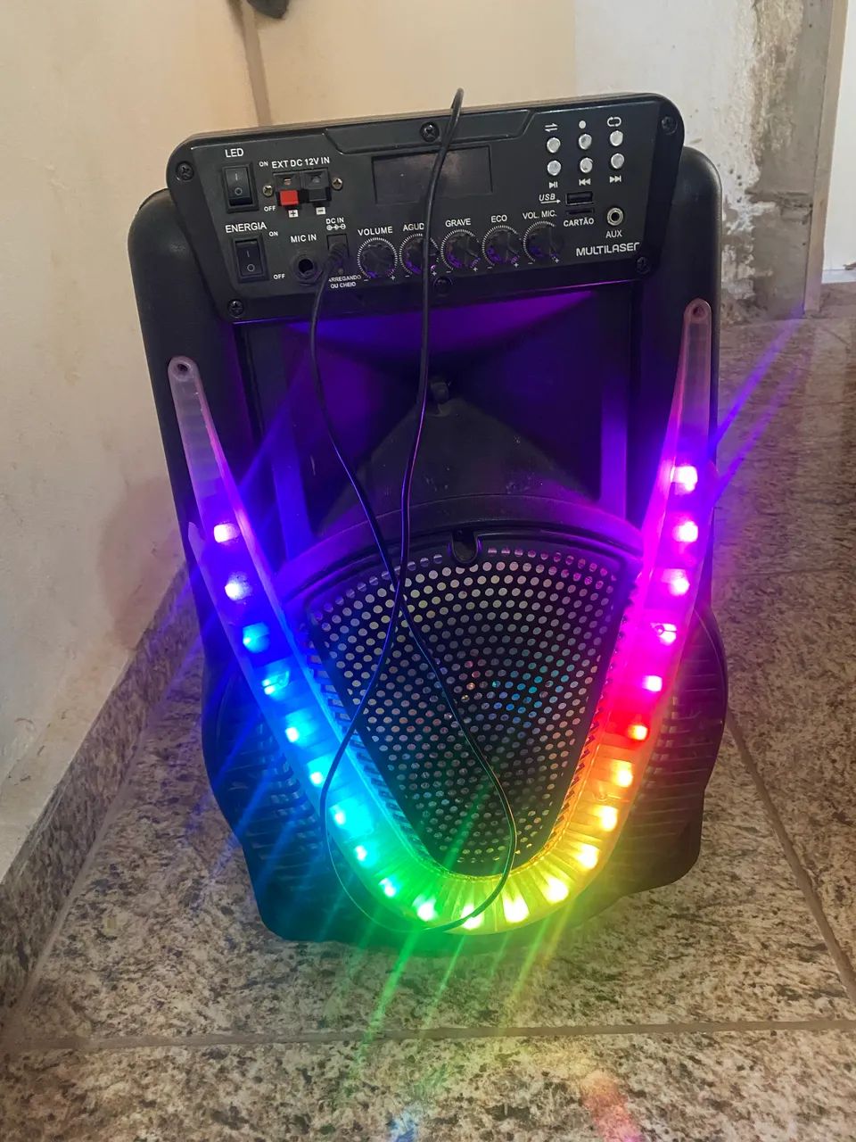 Vendo caixa de som amplificada 