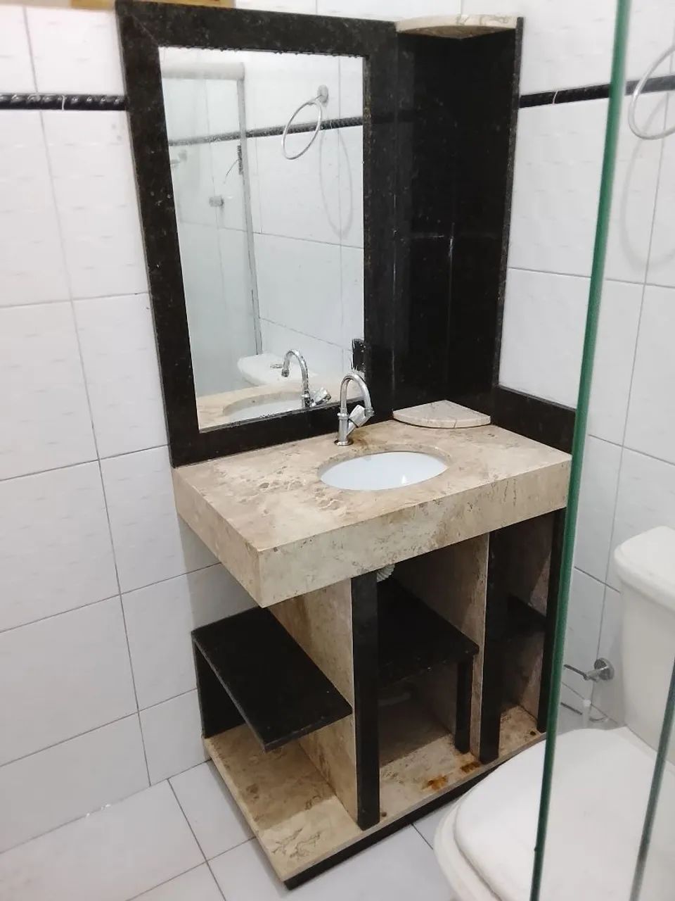 Vendo bancada de Pia de Mármore completo.65570243424897122