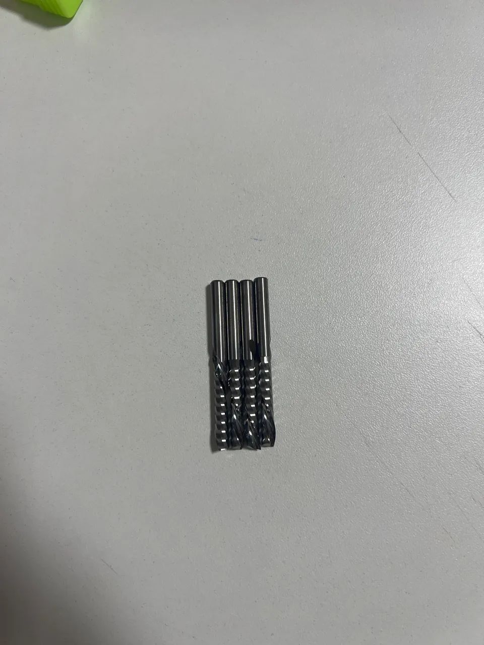 4 FRESAS 4MM 2 CORTES PARA HALTER CNC - Foto 2