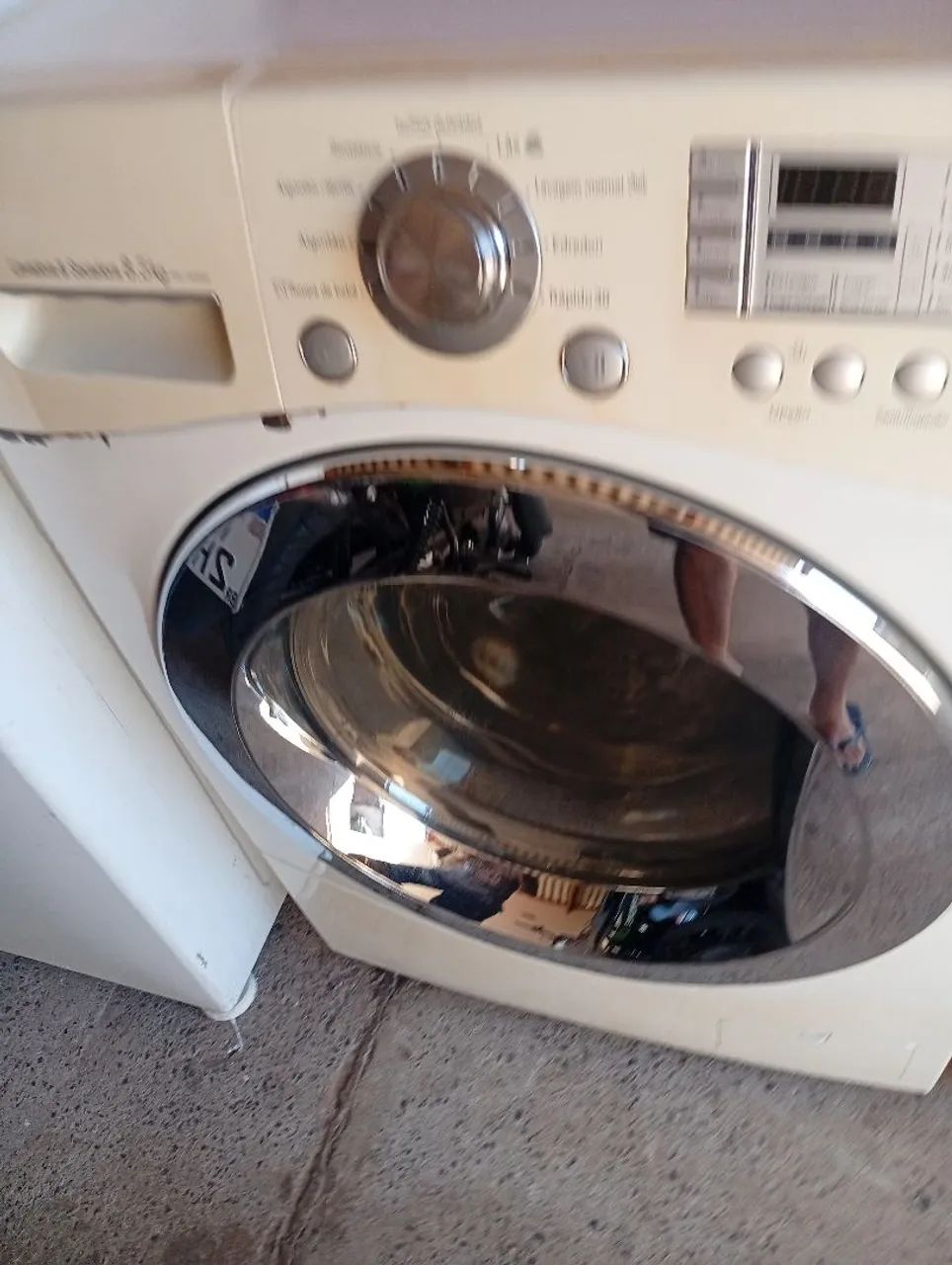 Vendo lava e seca LG de 8.5 KG funcionando  perfeitamente - Foto 4