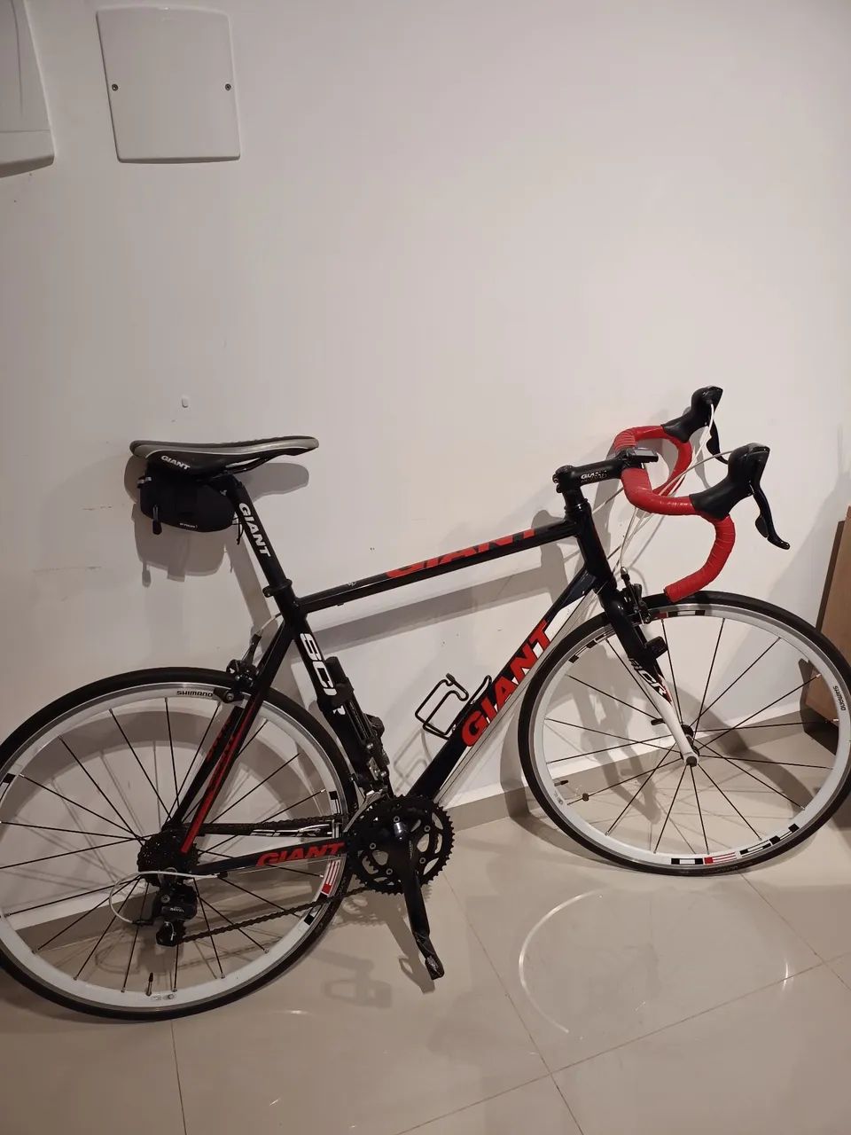 BICICLETA GIANT CORRIDA LINDA , ESTADO DE ZERO 