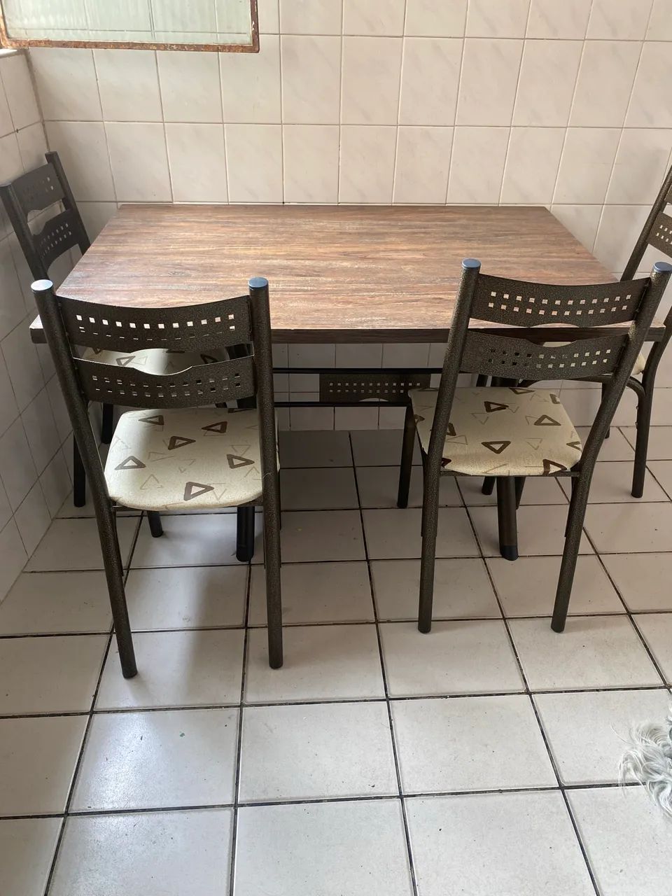 Mesa 4 cadeiras 