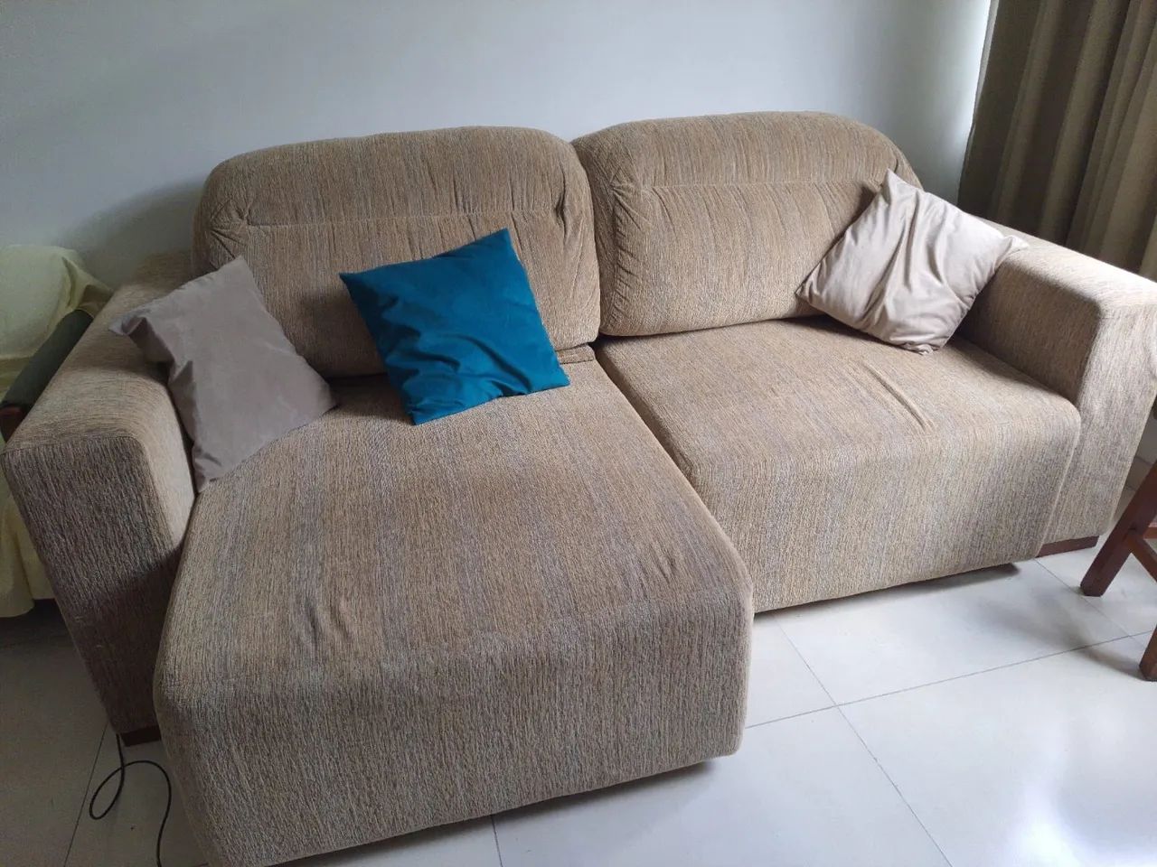 Sofá retrátil novo