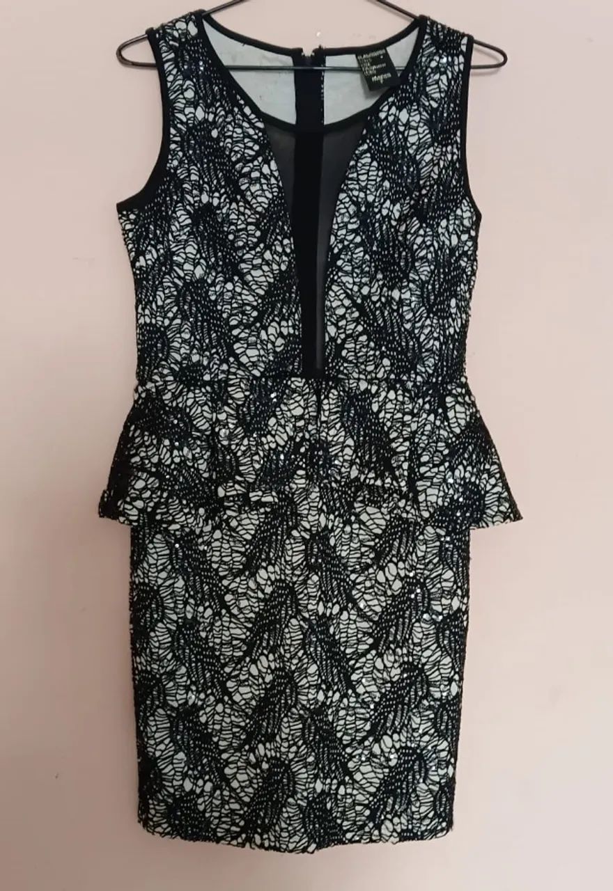 Vestido Modelo Clássico com volume suave 