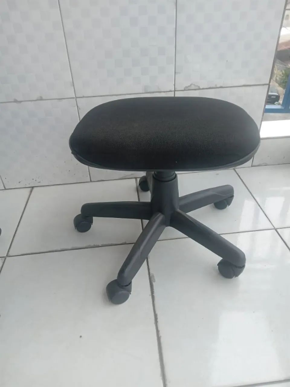 CADEIRA GIRATÓRIA SOMENTE ACENTO.