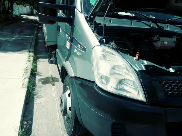 Caminhão iveco daily 70C17 Reboque plataforma - Foto 15
