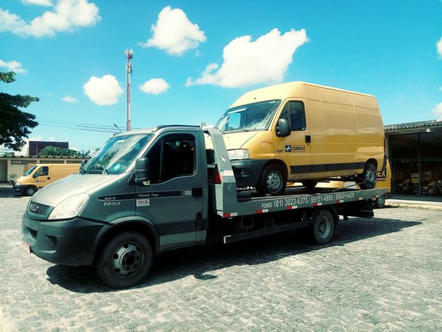 Caminhão iveco daily 70C17 Reboque plataforma - Foto 5