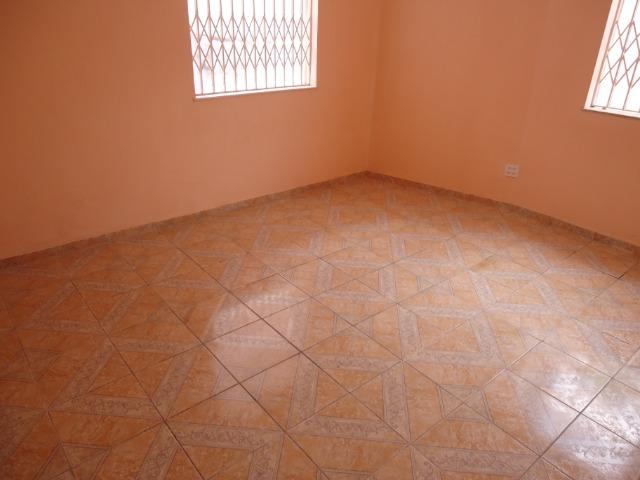 Ótima casa linear centro de terreno com 450 metros quadrados - Foto 12