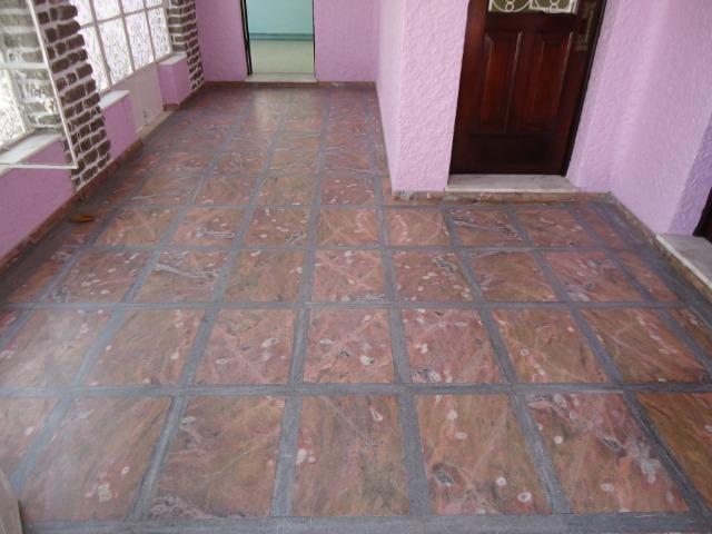 Ótima casa linear centro de terreno com 450 metros quadrados - Foto 5