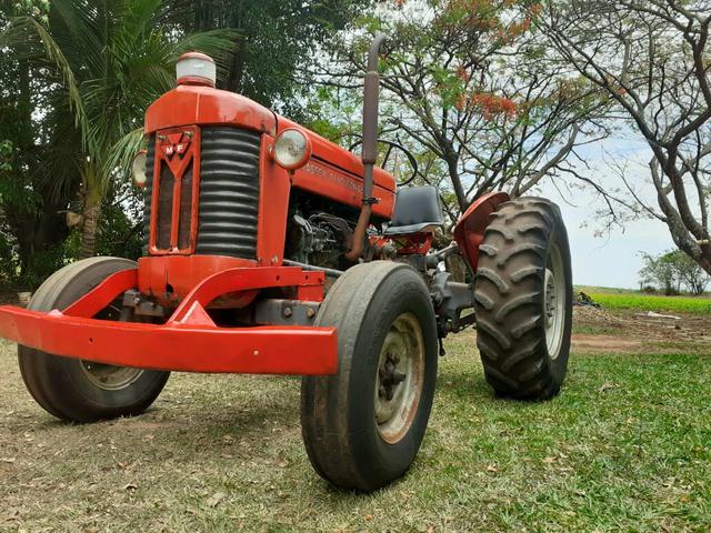 Raridade trator MF 65x