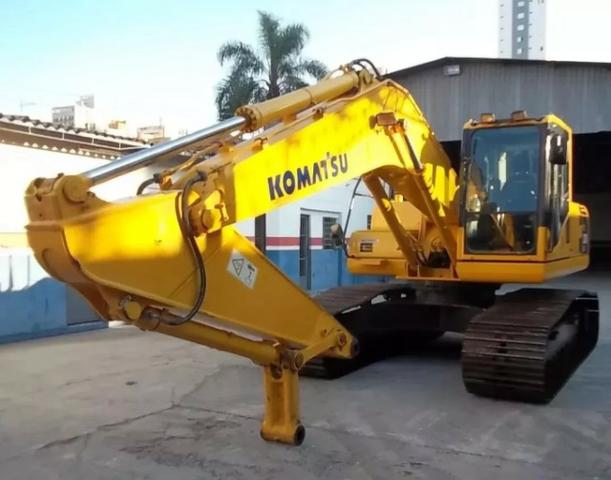 Escavadeira PC 200