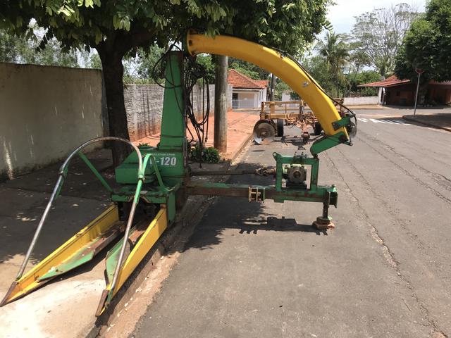 Forrageira JF C-120
