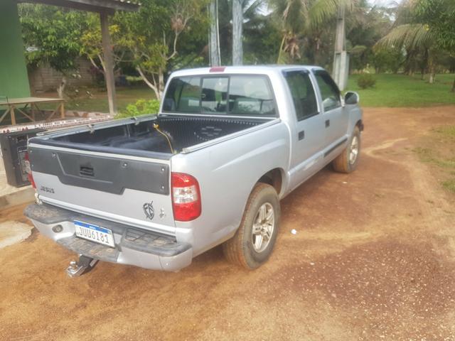 S10 diesel executive 4x4. troco por mais nova - Foto 3